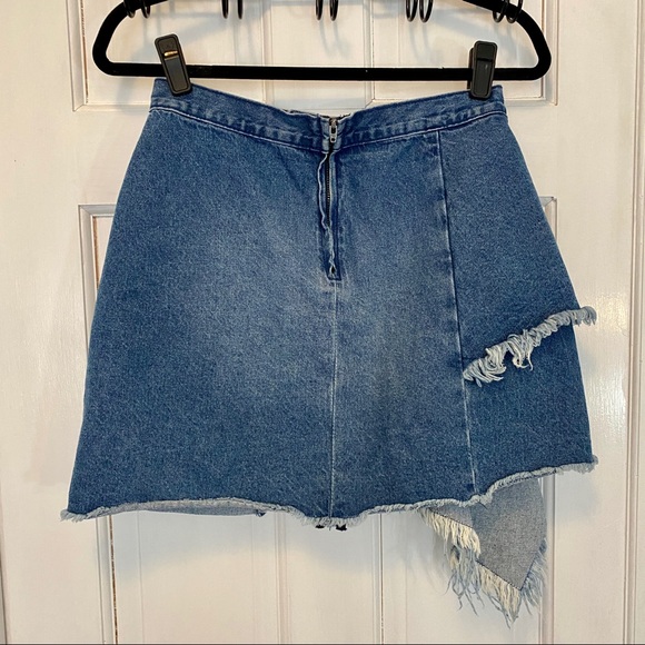 Blank NYC Asymmetrical Denim Skirt 27 - Picture 4 of 6
